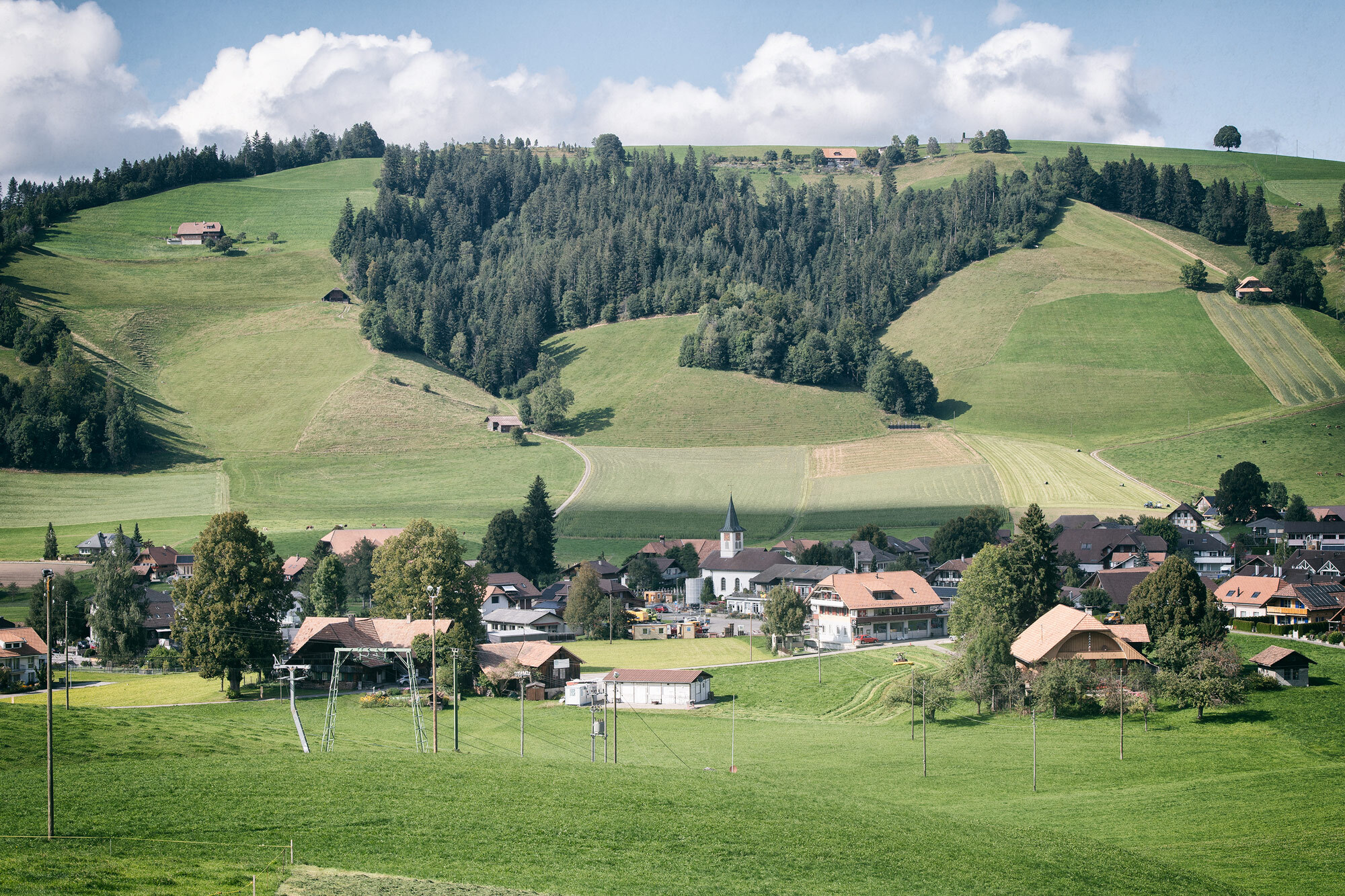 Im Dorf auf dem Land, gut erreichbar
